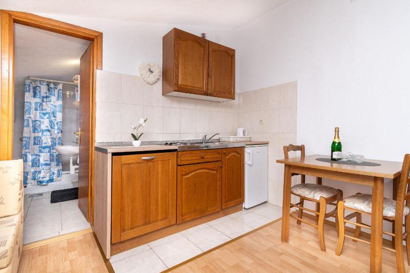 Apartments Mara - image 13