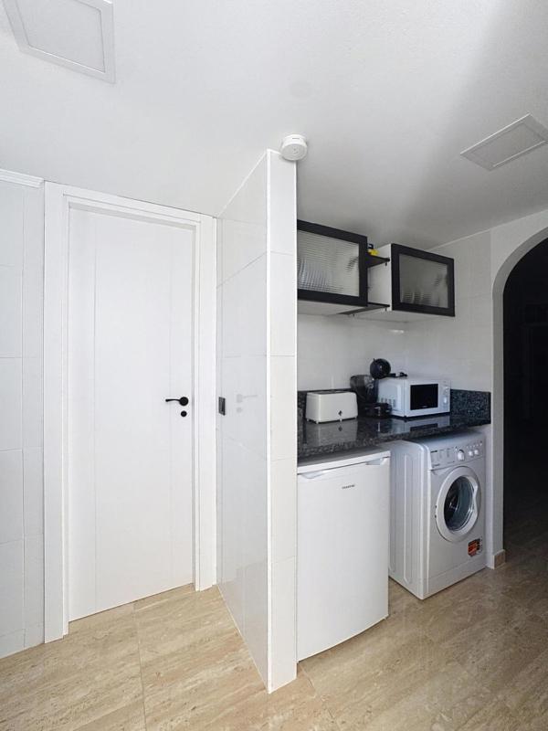 Alo Costa Suite - image 21