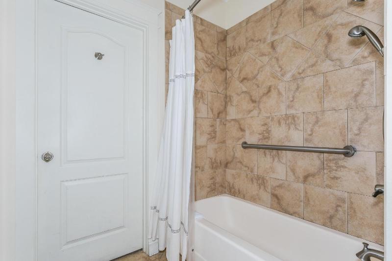 445 Fort Pickens Rd - image 35