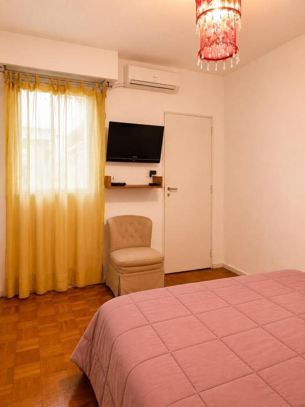 Departamento céntrico amplio y con patio - image 13