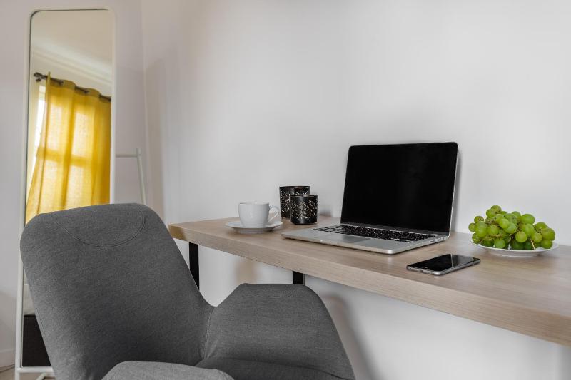 One-Bedroom Apartment with Balcony image 4