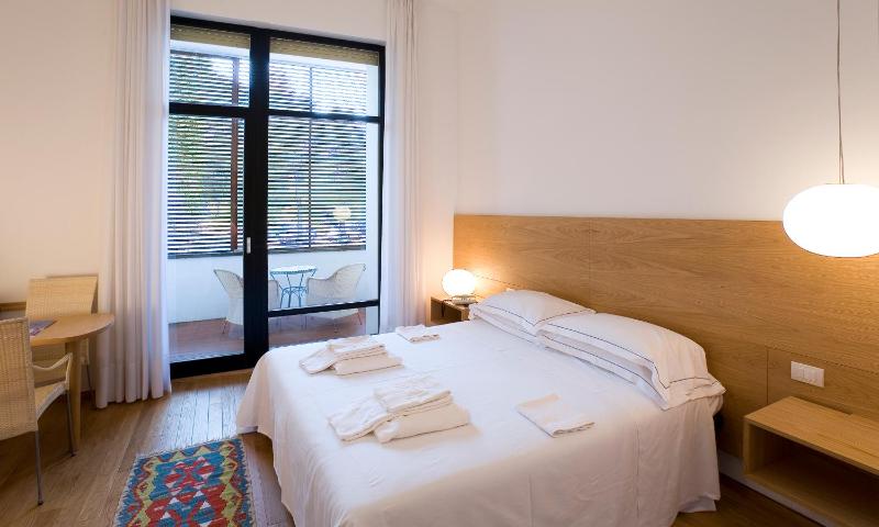 Standard Double or Twin Room image 3