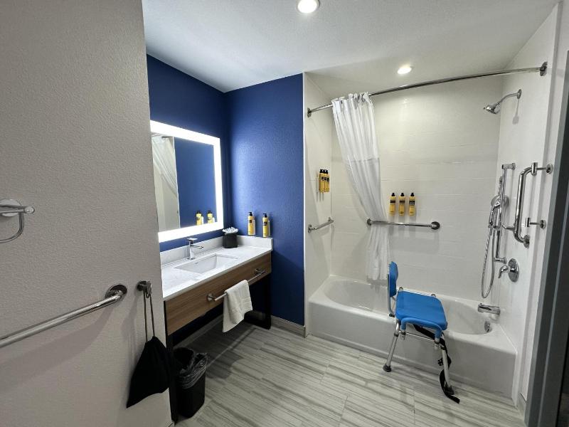 Best Western Plus Fair Park East - image 40