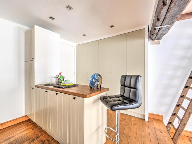 Temple Triplex Spacious Apartment - image 5