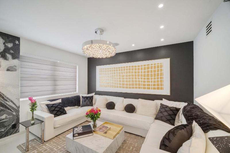 Luxe Oceanfront Penthouse on Ocean Drive So Beach - image 43