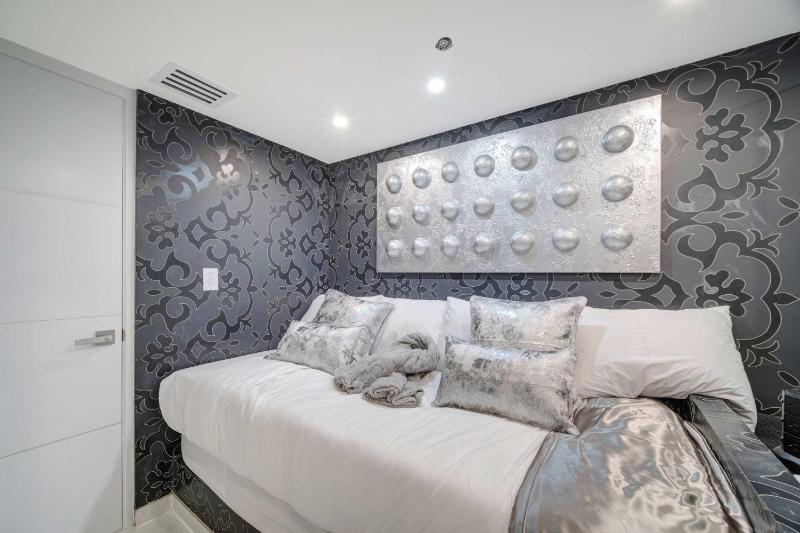 Luxe Oceanfront Penthouse on Ocean Drive So Beach - image 50