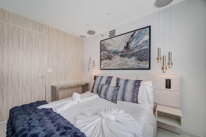 Luxe Oceanfront Penthouse on Ocean Drive So Beach - image 41