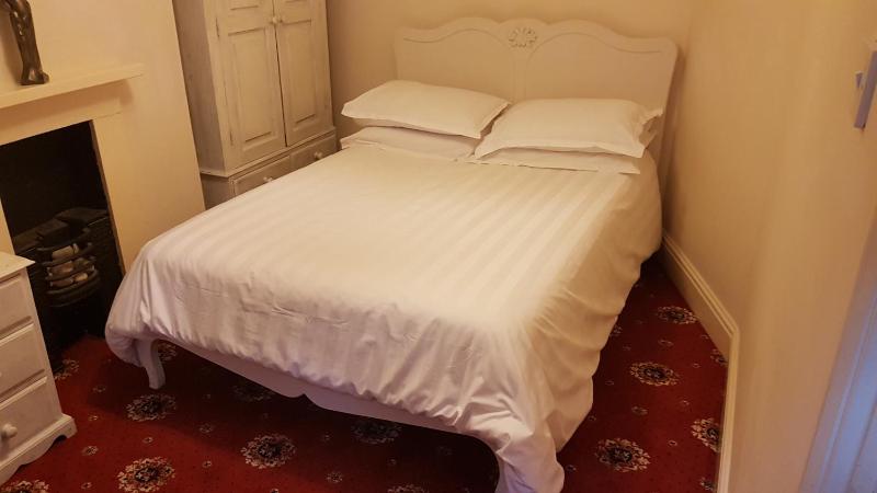 Double Room  - Internal with no view image 3