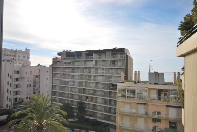 1 Bedroom Apartment - Les Jardins de la Croisette - image 11