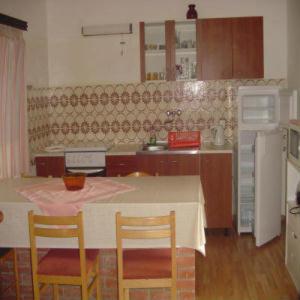 One-Bedroom Apartment with Terrace image 2