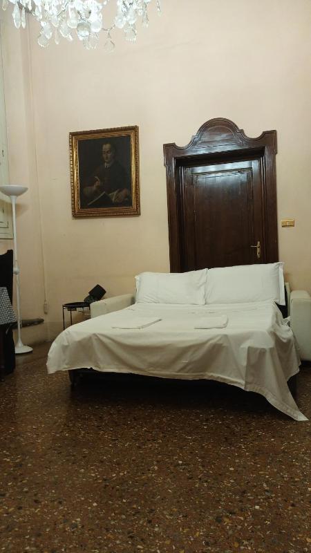 Arcadia Hosting Piazza Santo Stefano - image 3