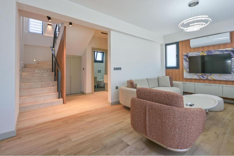 DEFNE - Stunning New Luxury Villa for 8 in Central Fethiye - image 44