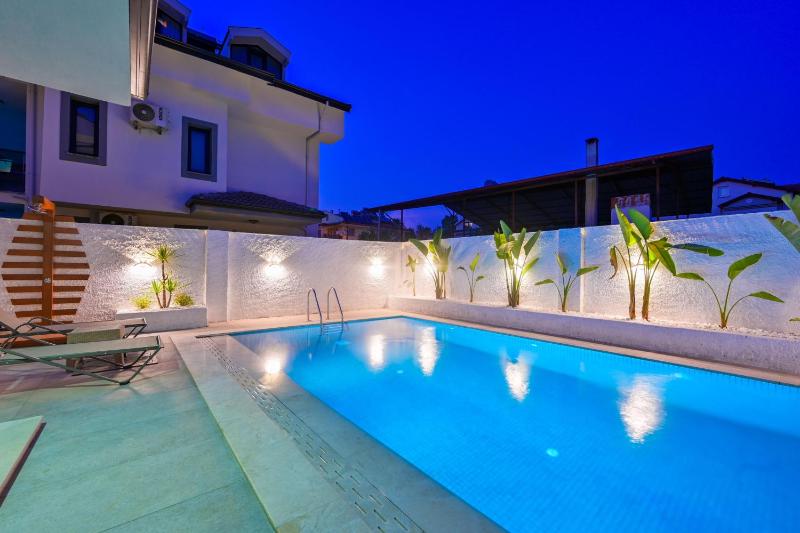 DEFNE - Stunning New Luxury Villa for 8 in Central Fethiye - image 6