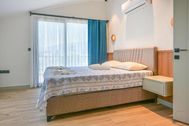 DEFNE - Stunning New Luxury Villa for 8 in Central Fethiye - image 47