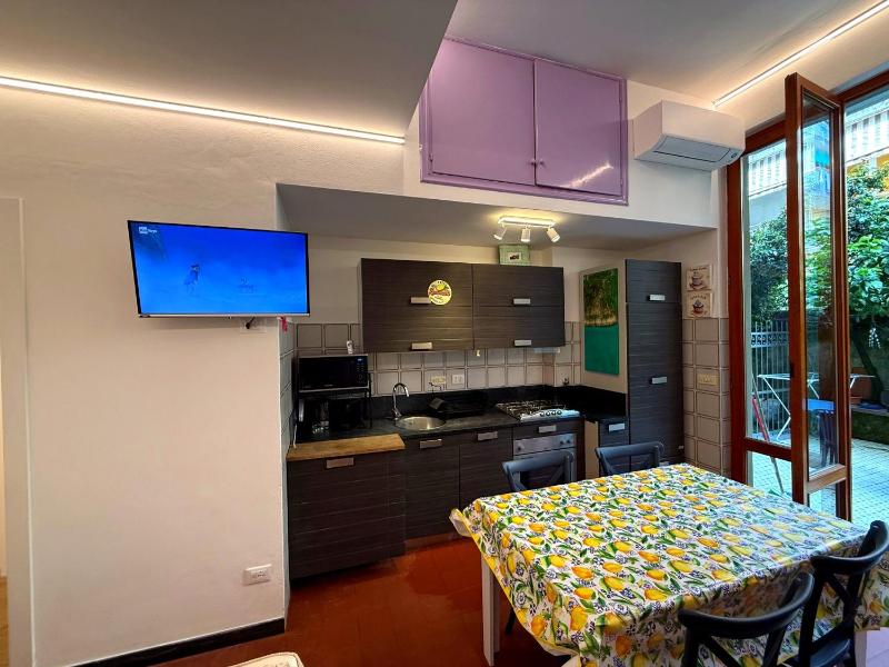 Lemon Home  garden  parking - image 10