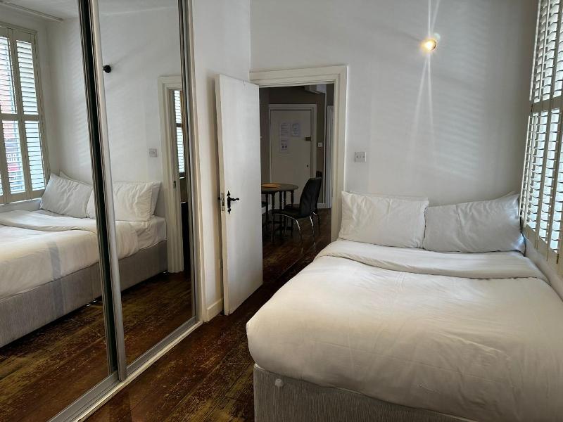 Temple Bar Alley Apartments - image 14