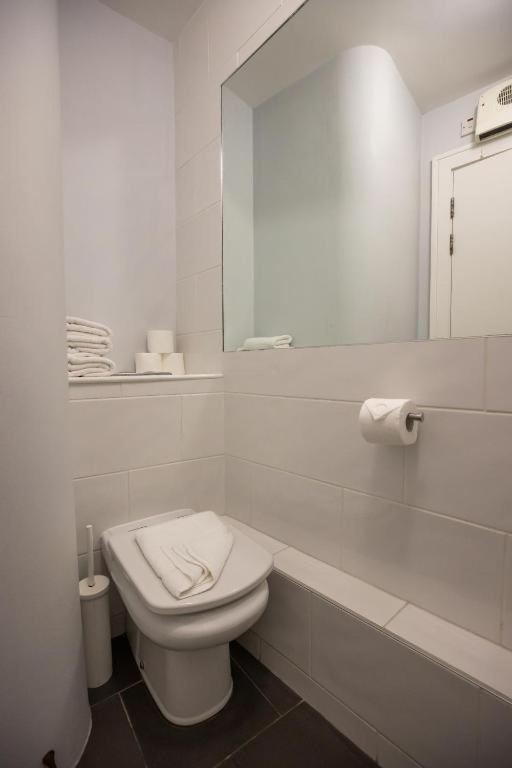 Temple Bar Alley Apartments - image 10