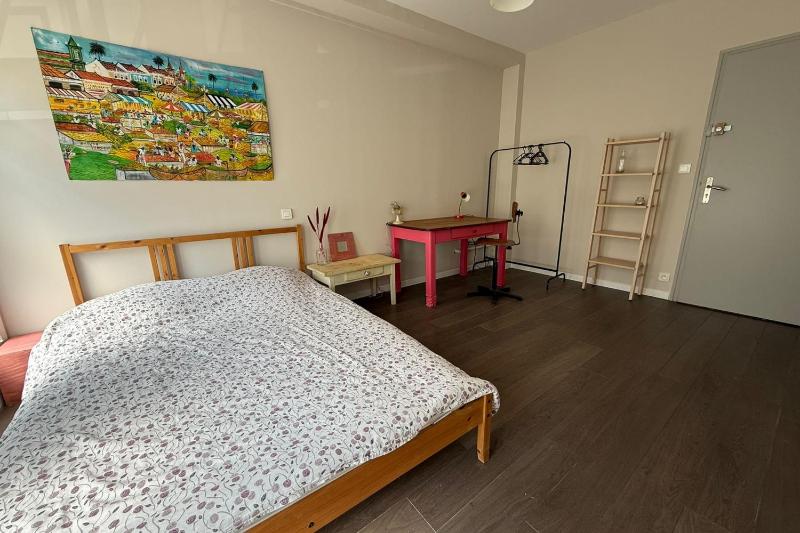 Apartment in the heart of the Avignon festival - image 6