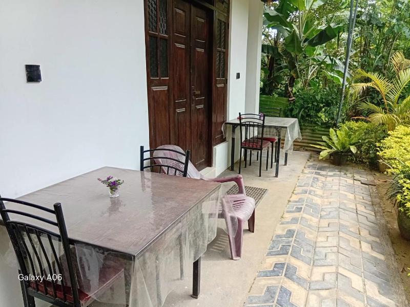 Royal Grand Guest Inn Ella - image 13