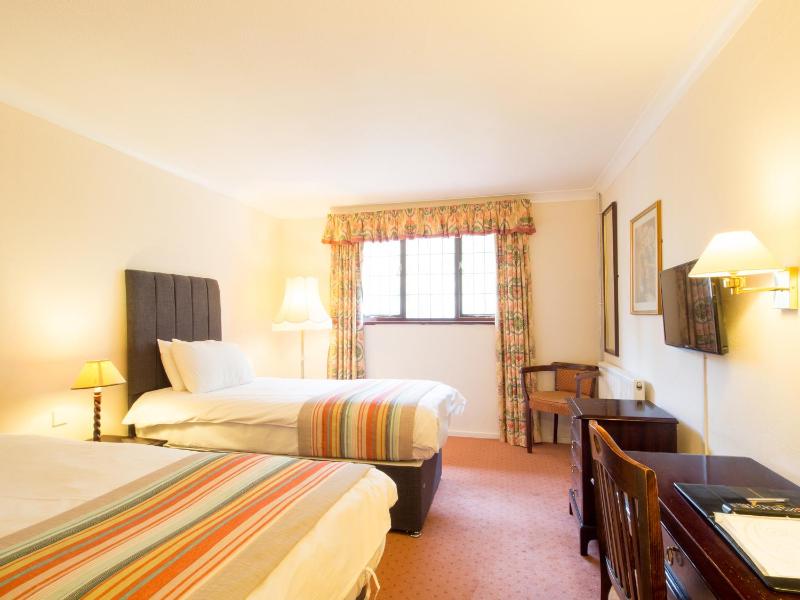 Family Room (2 Adults + 1 Child) image 3