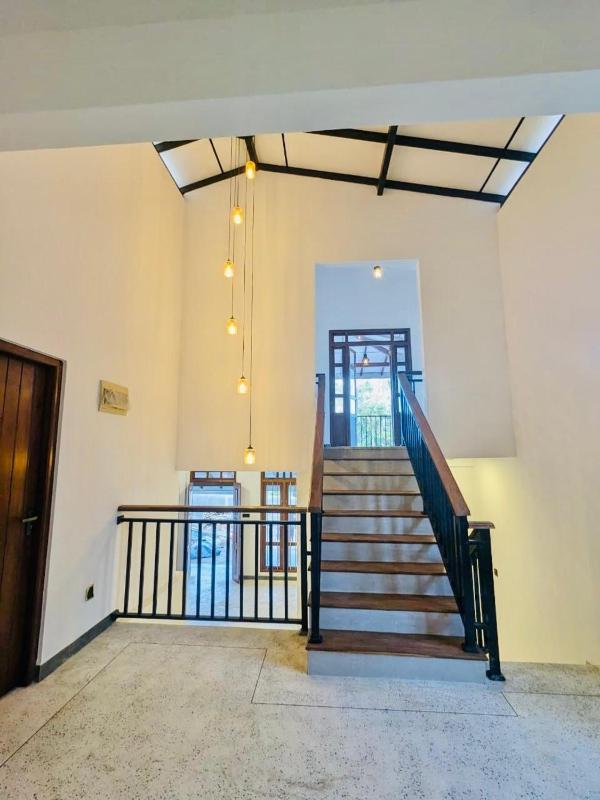 Modern 3BR Tropical Villa near Kabalana Surf - image 15
