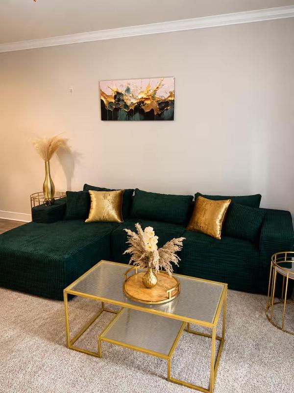 Midtown luxe Skyline Residences - image 3