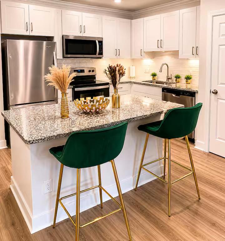 Midtown luxe Skyline Residences - image 6