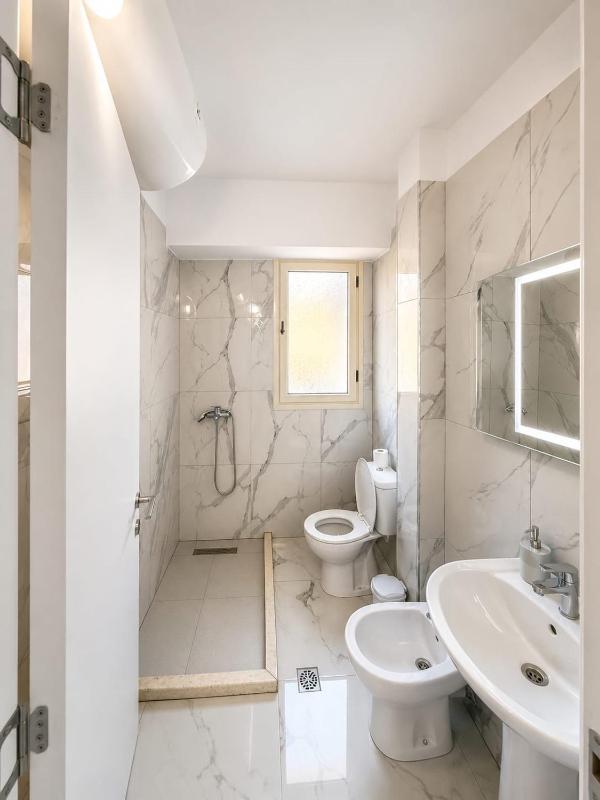 Vlora Seaside Apartments Chris - image 11