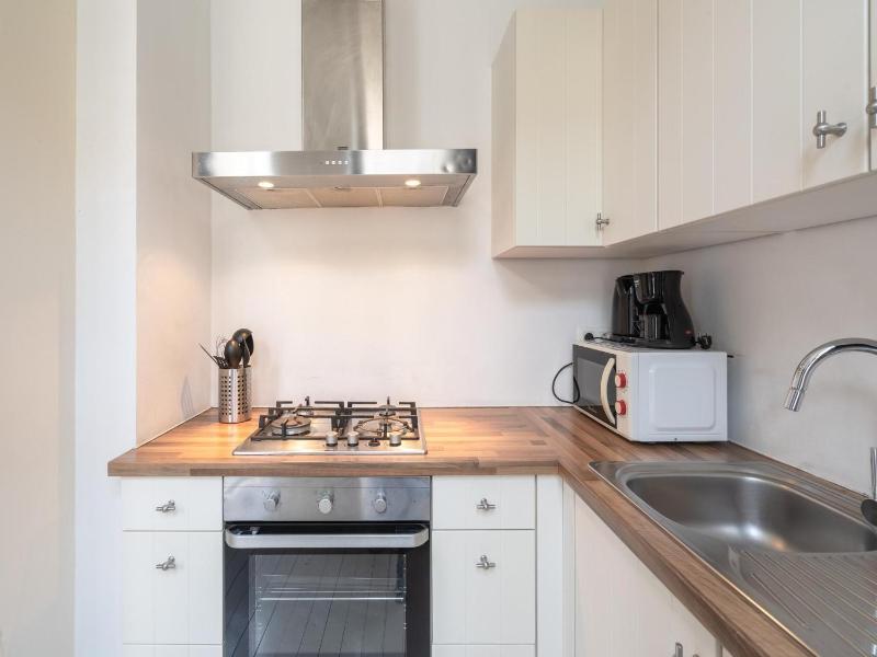 Temple Triplex Spacious Apartment - image 8