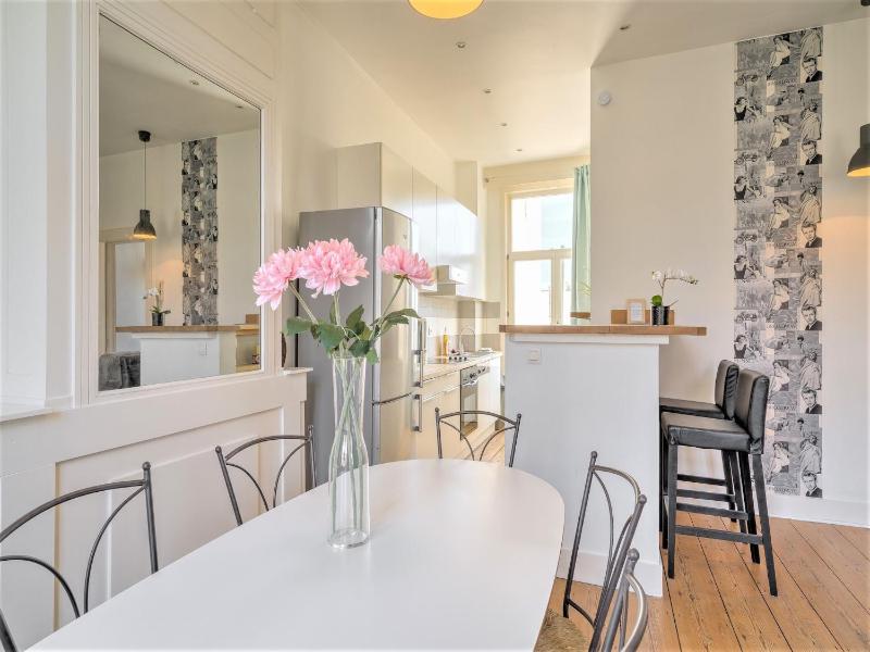 Elegant Duplex for 12 in Capital Street - image 11