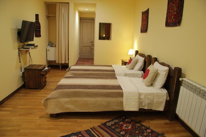 Triple Room image 2