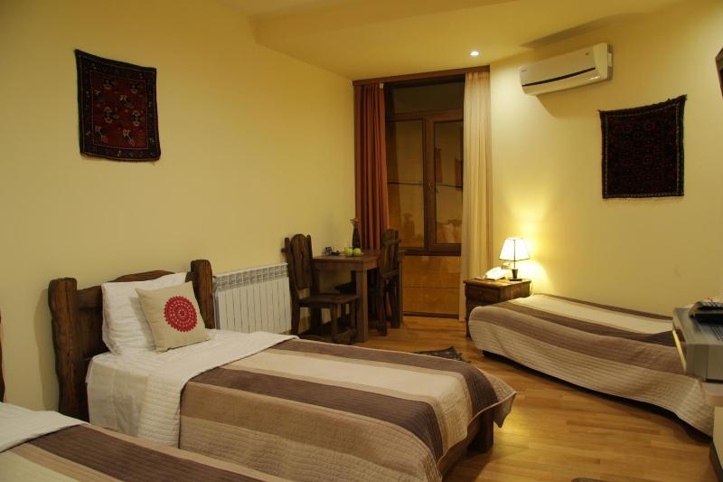 Triple Room image 3