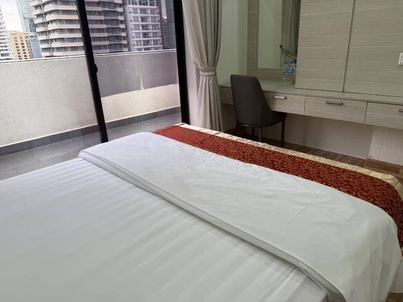 Skyline hotel - image 2