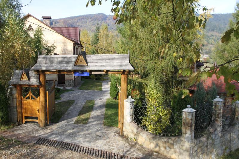 Kraevyd Hotel - image 3
