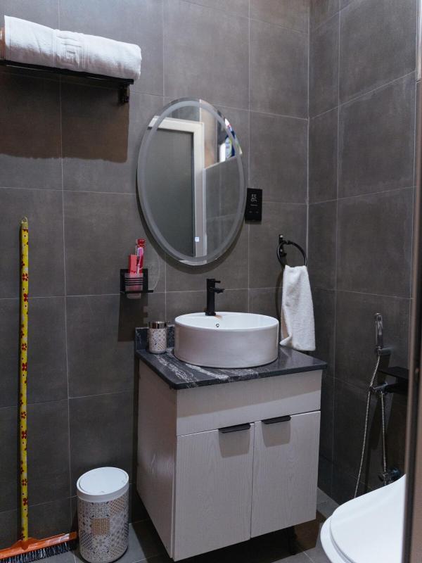 Ivys cozy Modern Studio Home 3D in Kisasi - image 7