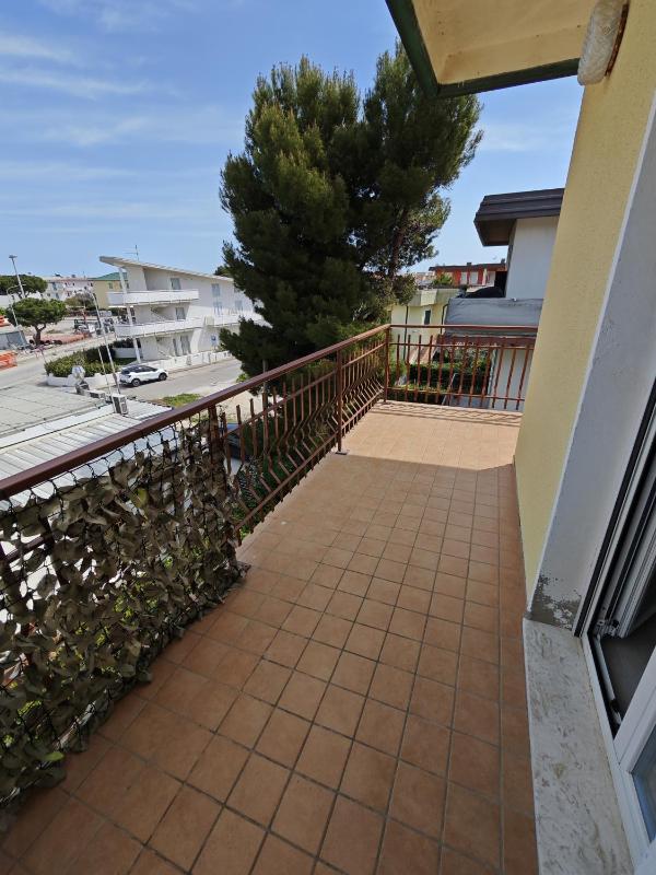 R 39 - Trilocale con ampio terrazzo - image 2