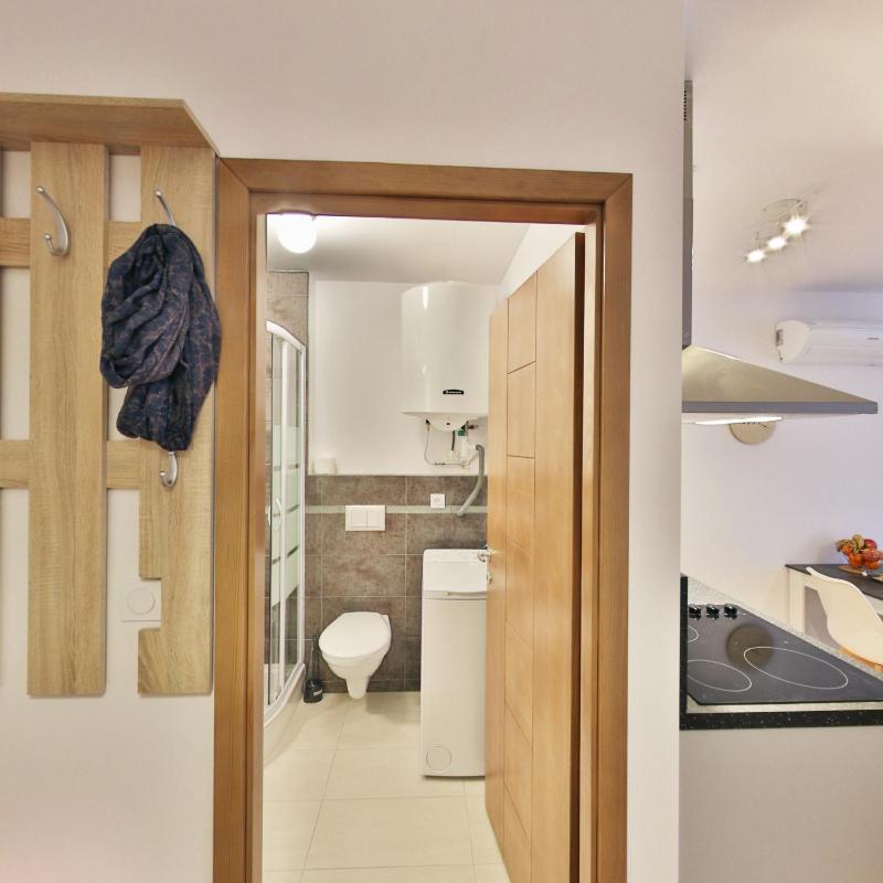 N°4 Studio Apartment image 3