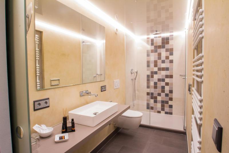 Business Double Room image 3