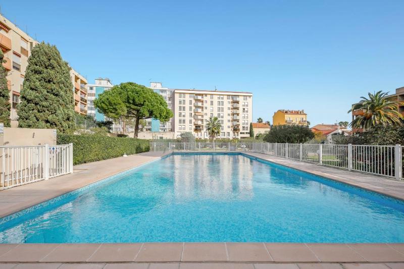 Apartment in Hyères with Swimming Pool and Balcony - image 18