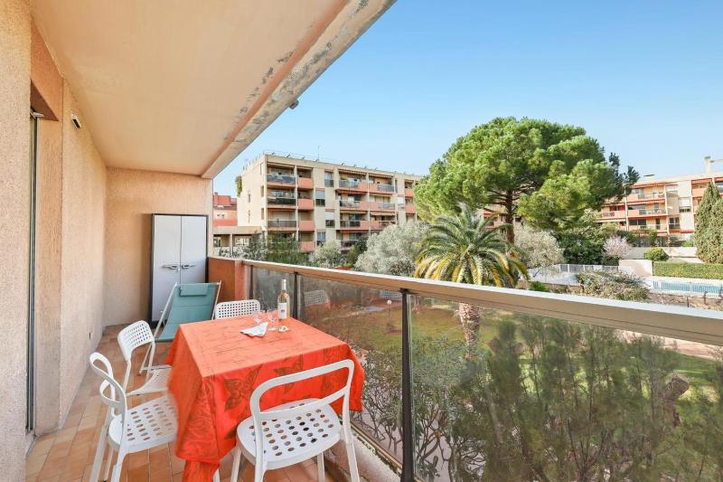 Apartment in Hyères with Swimming Pool and Balcony - image 16