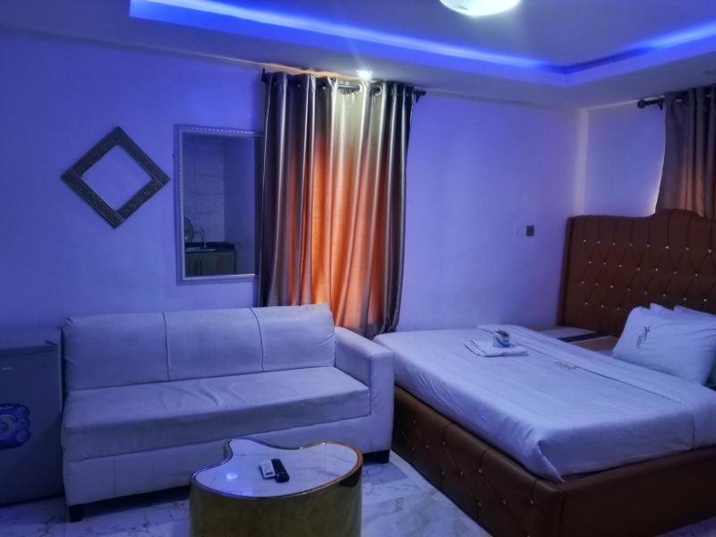 Starexx Luxury Apartment - image 12