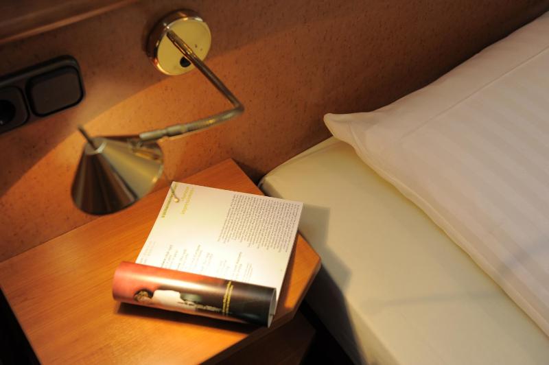 Double Room image 3
