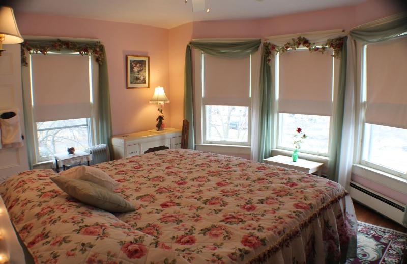 Double Room with Private Bathroom image 3