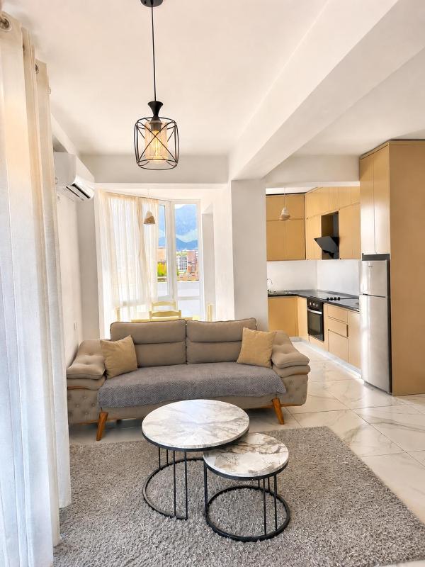 Apartment with city view - image 8
