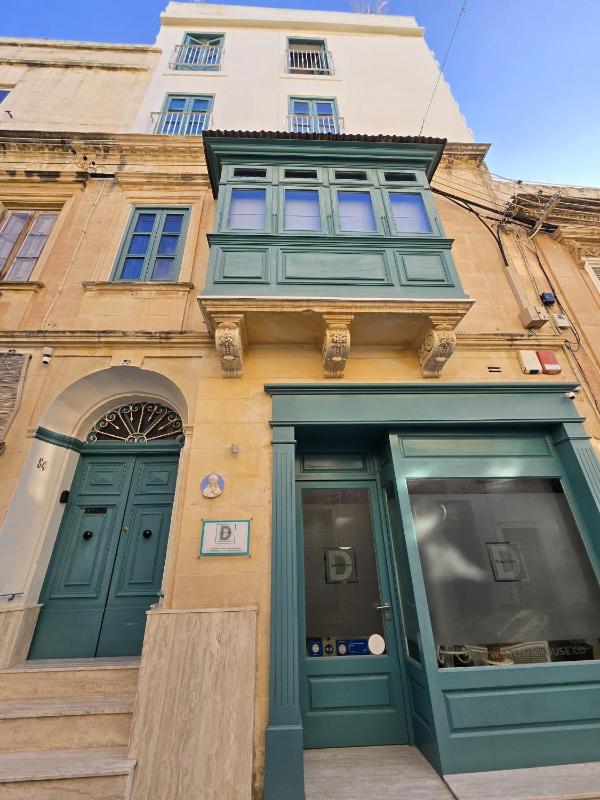 Studio in a traditional guest house with private yard and shared roof terrace GOTWN1-8 - image 3