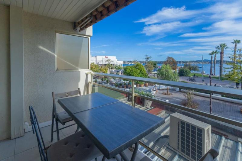 LEscapade Bandolaise T2 - Terrasse vue Mer - Centre Bandol - image 19