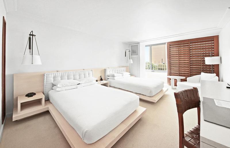 Double Room with Two Double Beds with City View image 2