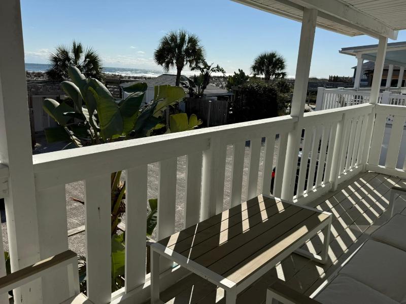 BEST BEACH Cottage Two Gorgeous Ocean Views - Renovated Like POTTERY BARN - Beach Steps Away - image 45