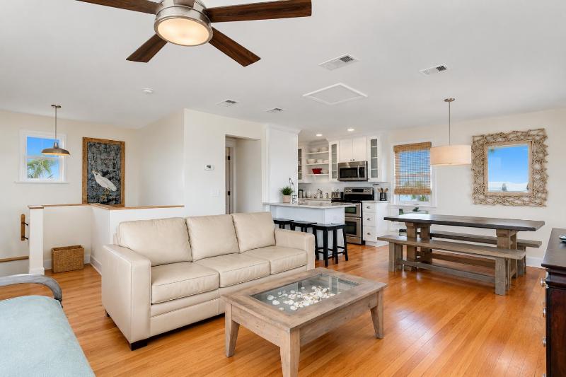 BEST BEACH Cottage Two Gorgeous Ocean Views - Renovated Like POTTERY BARN - Beach Steps Away - image 39