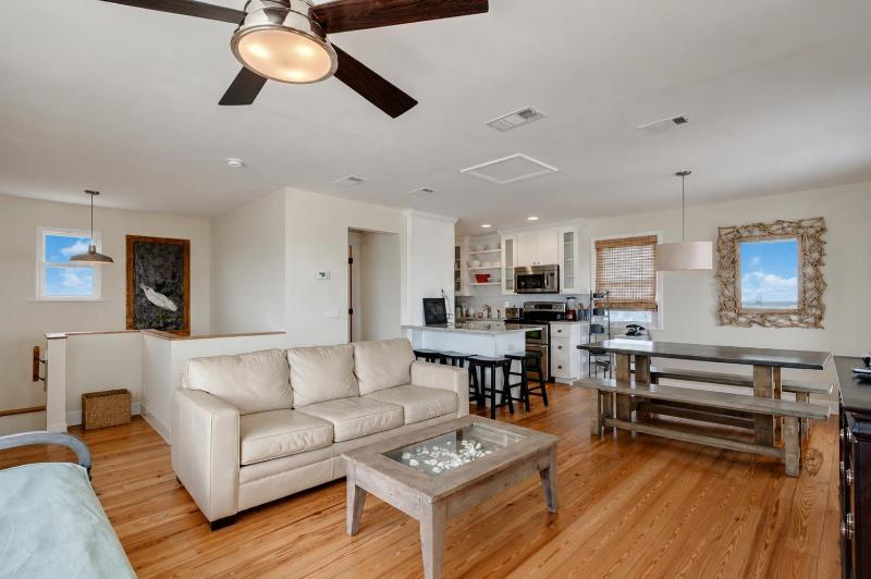 BEST BEACH Cottage Two Gorgeous Ocean Views - Renovated Like POTTERY BARN - Beach Steps Away - image 33